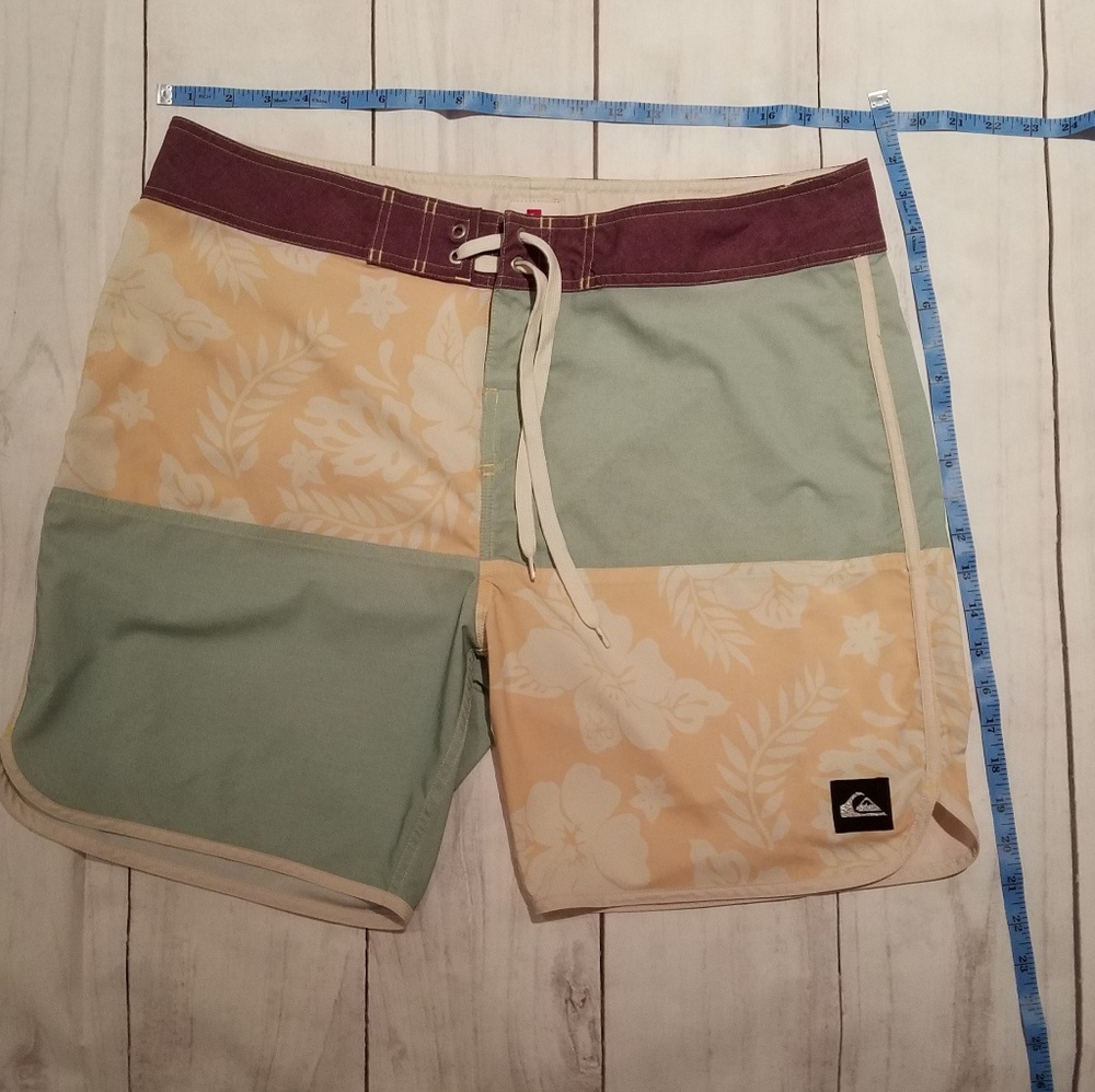 Quicksilver🌻 Boardshorts